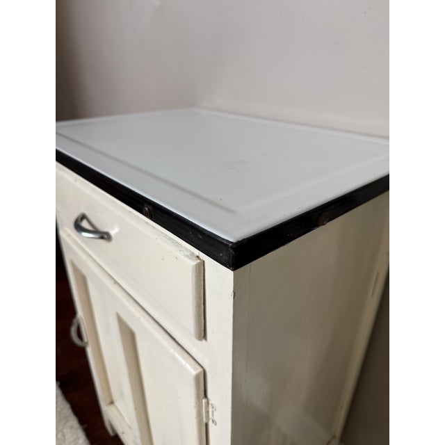 Early 19th Century Antique Early 1900s White Painted Small Cabinet With Enamel Metal Top For Sale - Image 5 of 11