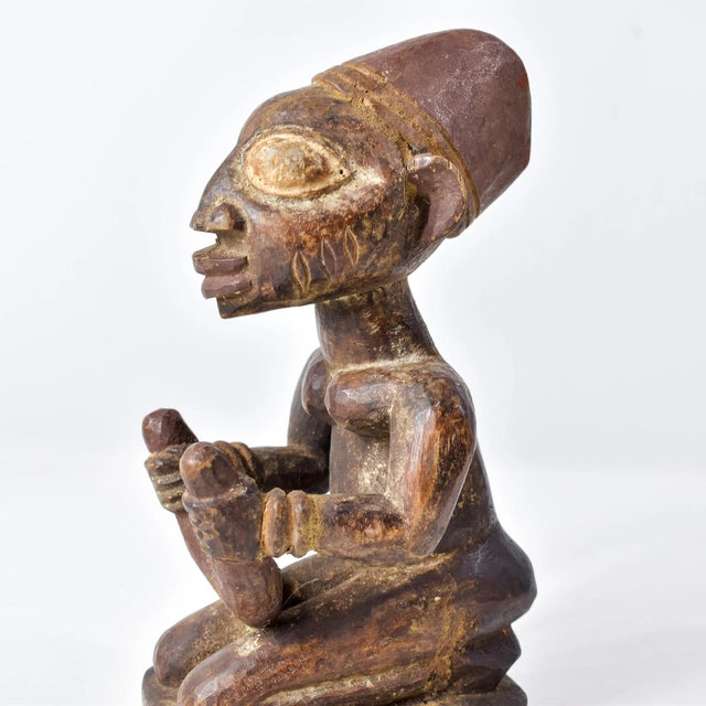 Early 20th Century Yoruba Kneeling Figure Nigeria For Sale - Image 15 of 15