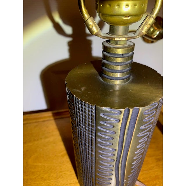 Mid 20th Century Vintage Brass Brutalist Style Pair Lamps Set of 2 Original Shades For Sale - Image 5 of 18
