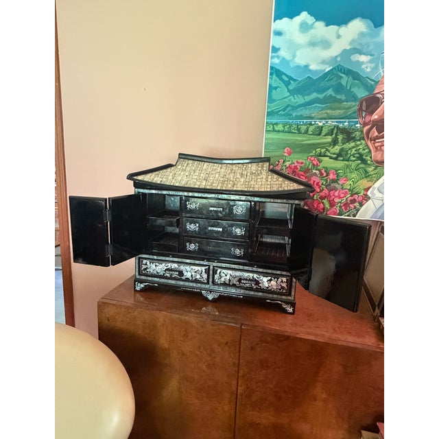 1960s Monumental Mother of Pearl Korean Jewelry Box For Sale - Image 12 of 12