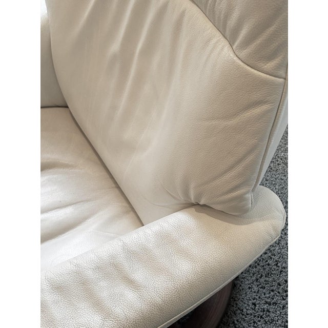 Mid 20th Century Scandinavian Ekornes Stressless Lounge Chair and Ottoman in White Leather & Rosewood For Sale - Image 11 of 18