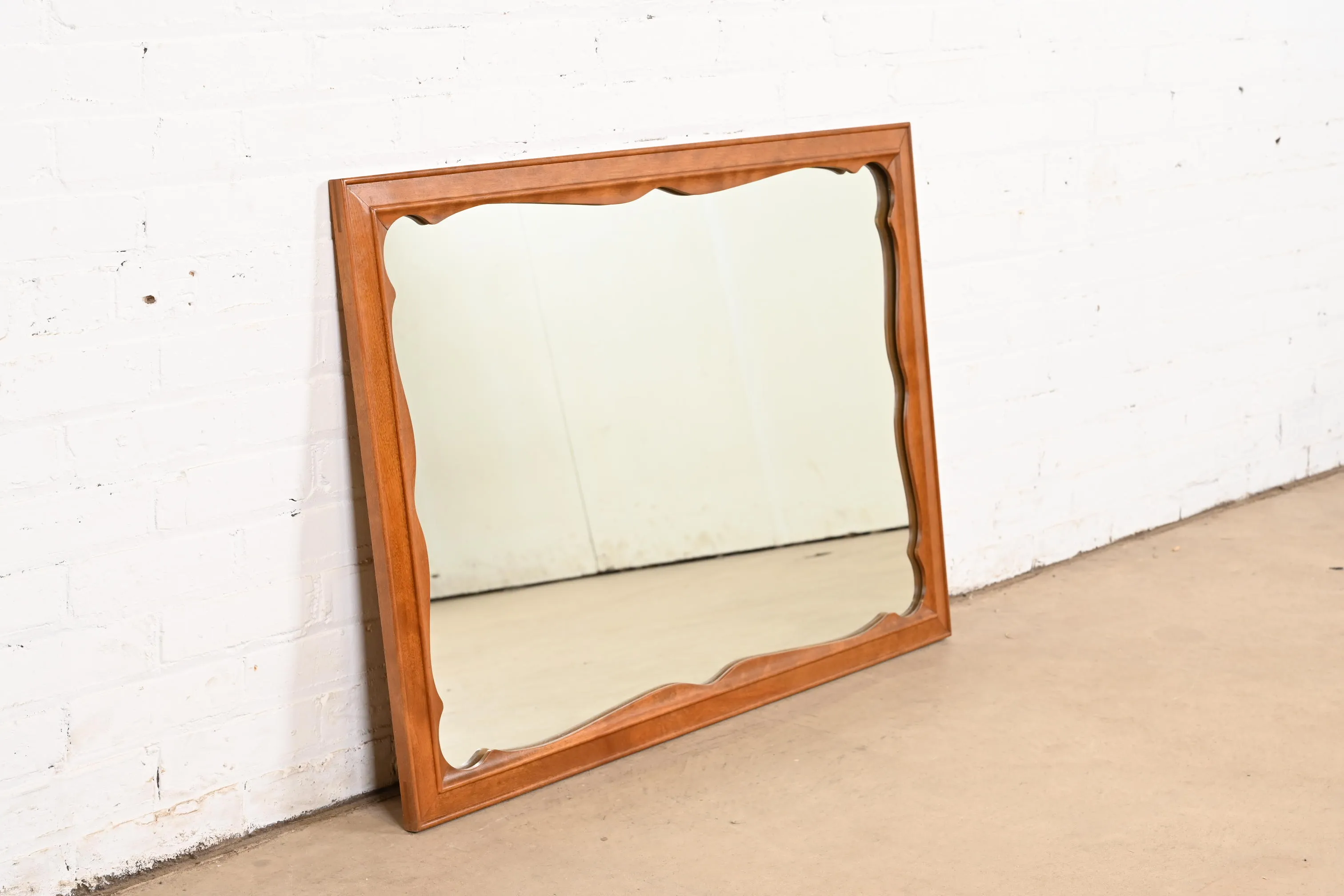 Ethan Allen American Colonial Carved Maple Framed Wall Mirror