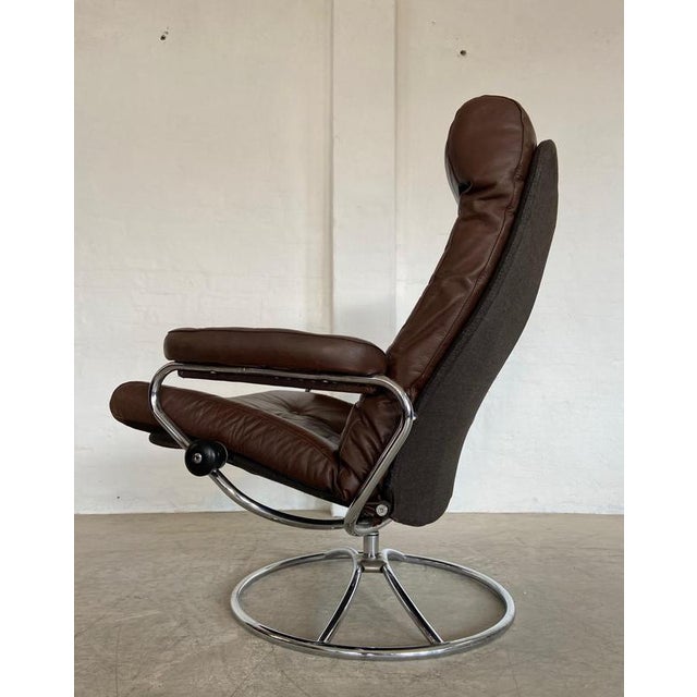 Vintage Brown Leather Ekornes Stressless Reclining Lounge Chair & Stool 1960,s For Sale - Image 16 of 18