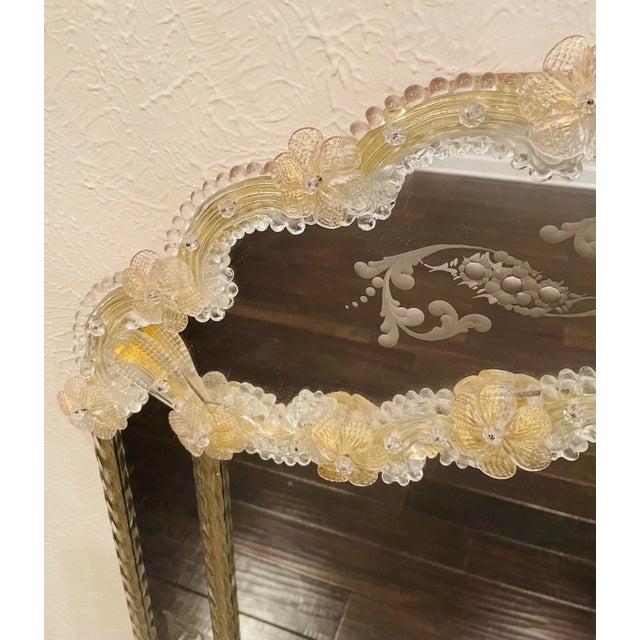 Art Deco Vintage Italian Murano Glass Venetian Wall Mirror With Floral Engravings & Gold Accents For Sale - Image 3 of 12