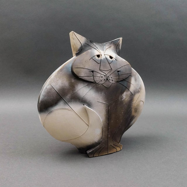 Mary Dewey Gates 1995 Signed Sitting Cat Original Studio Art Pottery Sculpture. Measures approximately 11" long, 4" wide,...