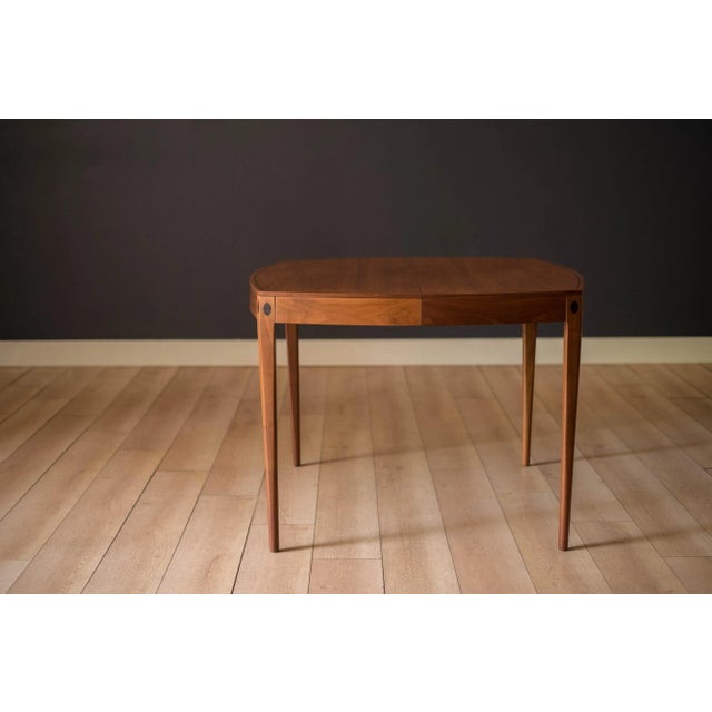 Mid-Century Modern Vintage Walnut and Rosewood Directional Dining Table by Kipp Stewart for Calvin Furniture For Sale - Image 3 of 18