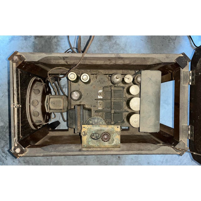 Antique 1930s Philco Lazyboy Chairside Radio Model 370 for Restoration For Sale - Image 12 of 13