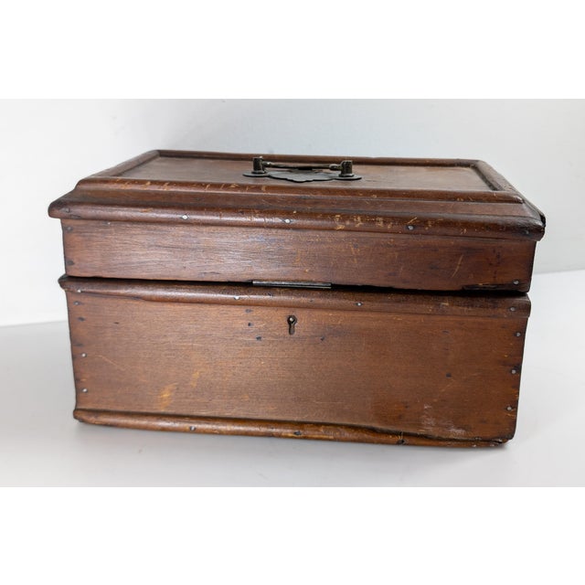 19th Century American Georgian Style Rustic Primitive Wood Box For Sale - Image 4 of 18