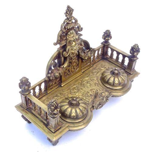 Antique Italian brass Renaissance Revival Beaux Arts-style double inkwell with scalloped domed hinged brass lids on the...