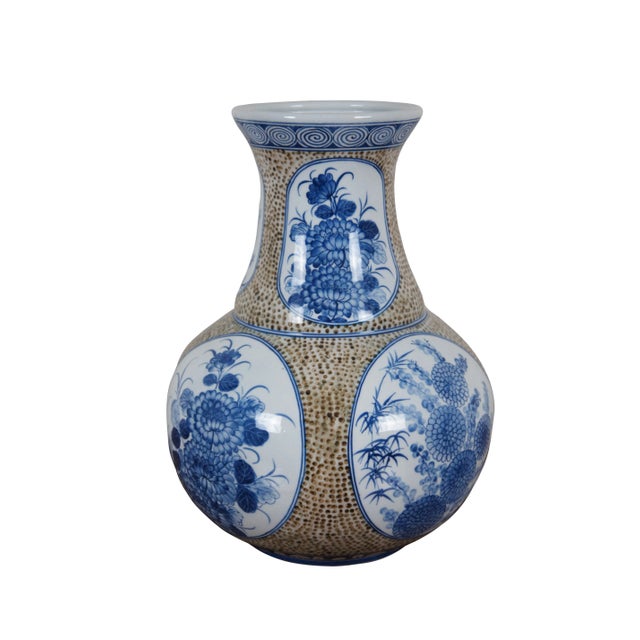 Chinoiserie Late 20th Century Maitland-Smith Chinoiserie Blue & Brown Floral Porcelain Mantel Vase Urn For Sale - Image 3 of 12