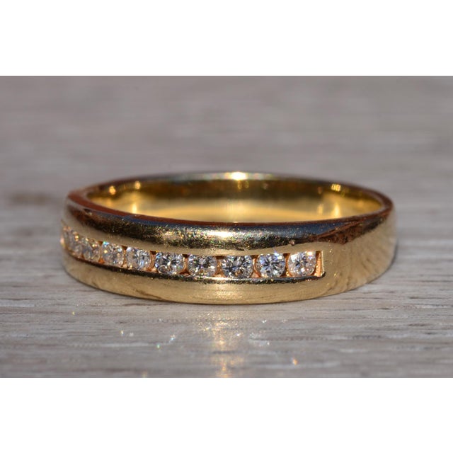 1990s The Vittoria: Unisex 14K Yellow Gold Band set with Diamonds For Sale - Image 5 of 11