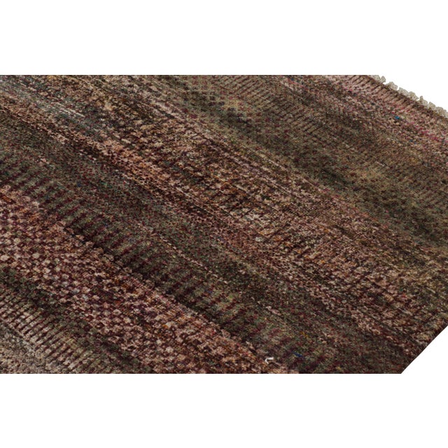 Rug & Kilim’s Modern Textural Rug in Tones of Plum and Green For Sale In New York - Image 6 of 8