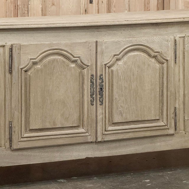 18th Century Country French Louis XIV Buffet in Stripped White Oak For Sale In Dallas - Image 6 of 18