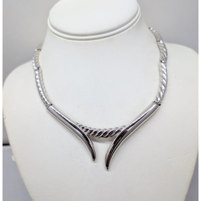 Monet Vintage 1970s Signed Monet Rhodium Plated Tubular Necklace For Sale - Image 4 of 11