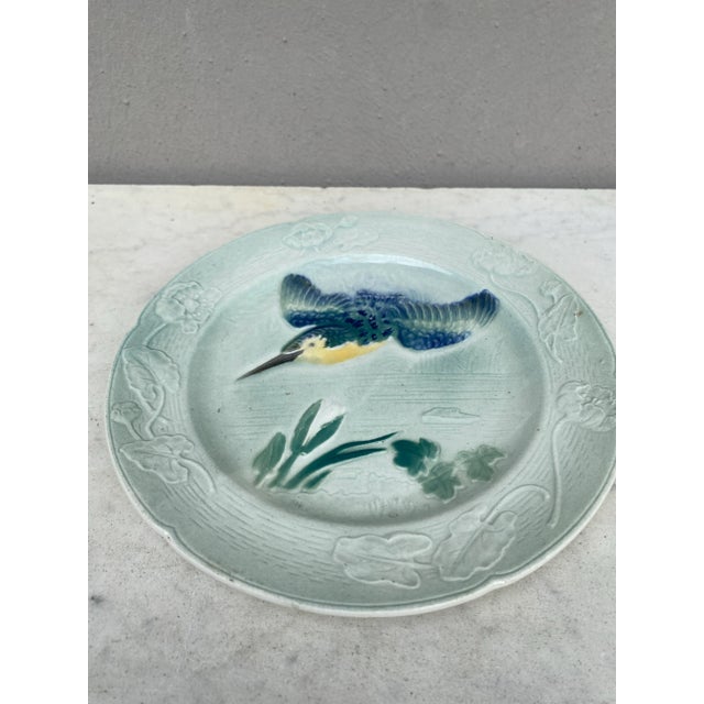 French Majolica bird plate Keller & Guerin Saint Clement circa 1900.