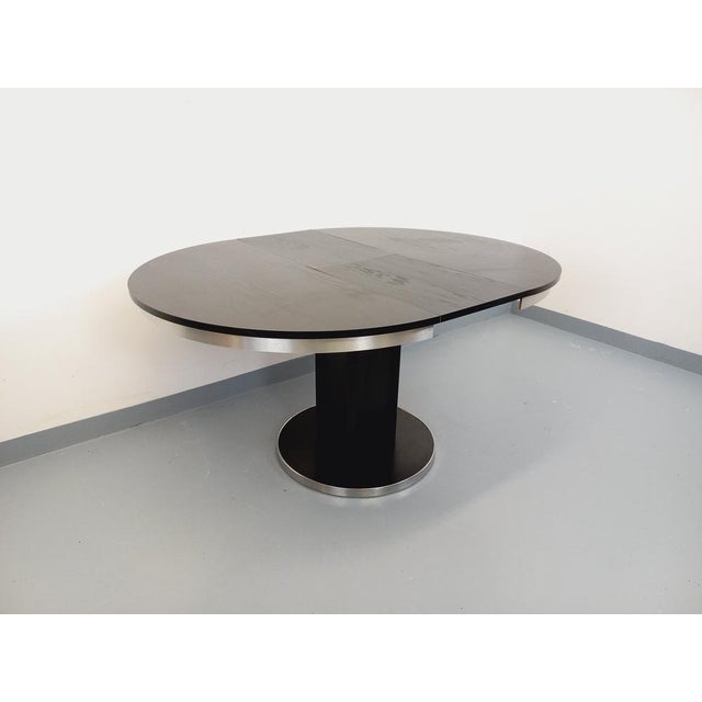 1970s Vintage Round Dining Table in Black Wood-Effect Melamine and Chrome Metal, Space Age/1970s Style, with Integrated Extension For Sale - Image 5 of 18