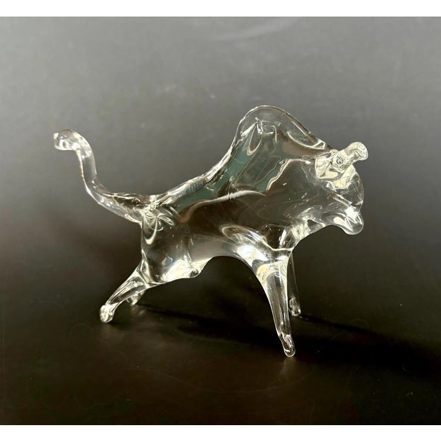 1960s Vintage Blown Glass Bull Figurine – Midcentury Charging Bull For Sale - Image 5 of 6