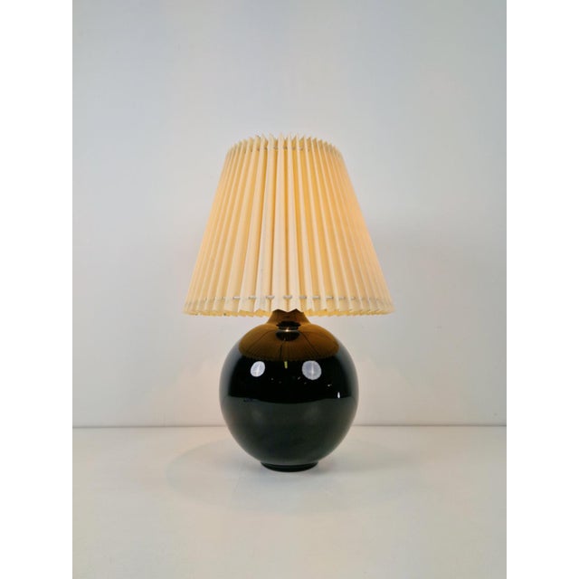 Jacques Adnet Black Opaline Glass Spherical Table Lamp in the style of Jacques Adnet, 1950s For Sale - Image 4 of 10