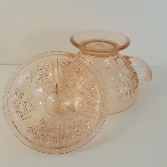 Traditional 1935 Federal Glass Pink Sharon Lidded Sugar Bowl For Sale - Image 3 of 7