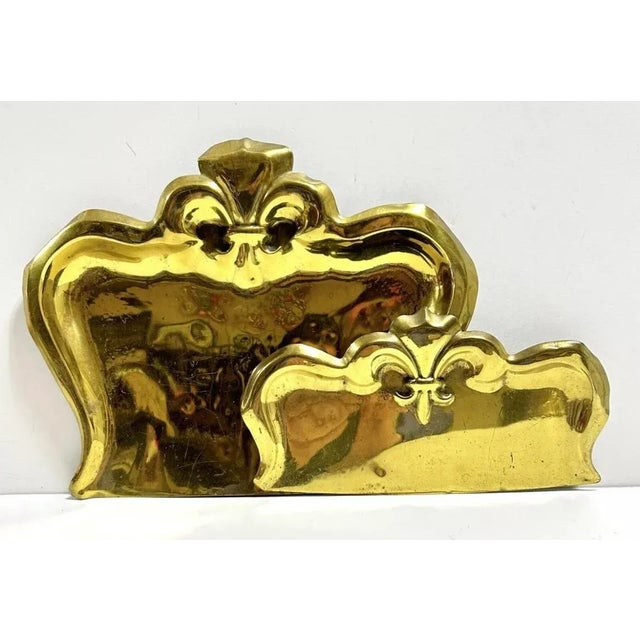 Vintage Gold Table Crumber Set Fleur-De-Lis – Decorative Crumb Catcher and Dustpan For Sale - Image 9 of 11