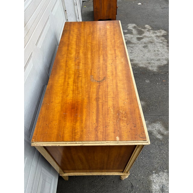 Vintage French Provincial Dresser | Walnut Veneer Chest of Drawers | Louis XV Style Cream & Wood Bedroom Furniture | Mid Century Dresser For Sale In New York - Image 6 of 12