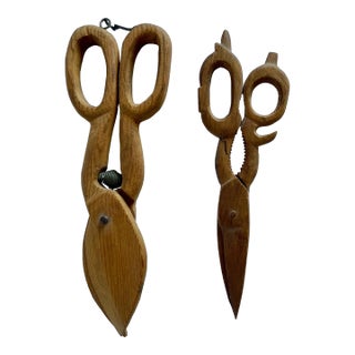 1940s Sculpted Realist Wooden Scissors - Set of 2 For Sale