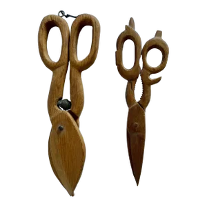 1940s Sculpted Realist Wooden Scissors - Set of 2