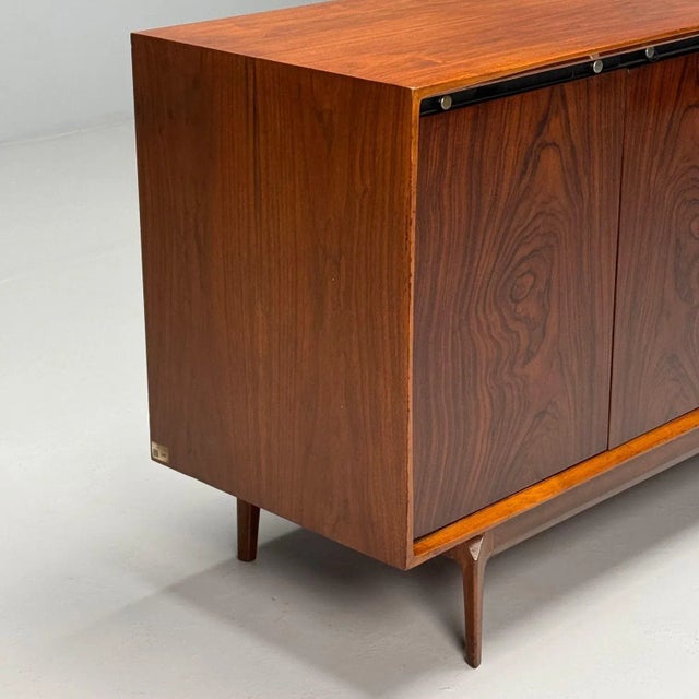 American Mid-Century Modern, Dresser, Rosewood, Walnut, United States, 1950s For Sale - Image 12 of 12