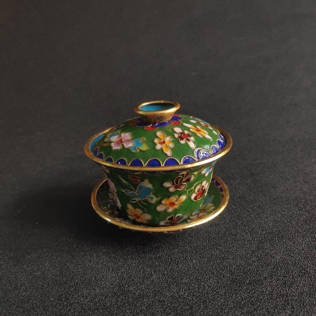 Dimensions: Diameter 9cm (3.54") x Height 8.5cm (3.35") Weight: 194 grams (approx. 0.43 lbs) Material: Copper body with...