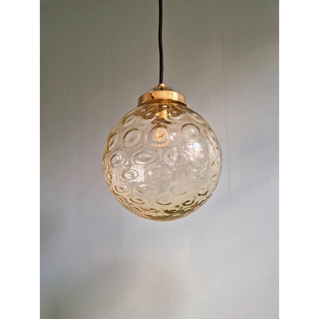 1970s Pendant Lights in Amber Bubbled Glass, 1970s, Set of 2 For Sale - Image 5 of 16