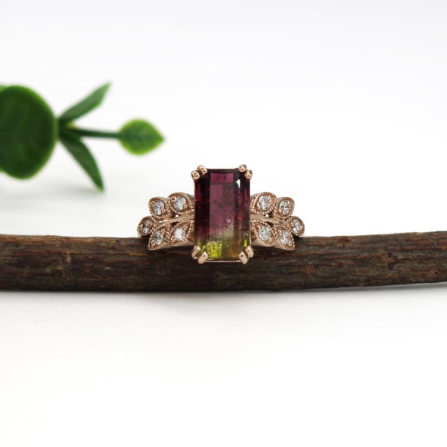 Contemporary 2.6ct Bi-Color Tourmaline Ring With Natural Diamonds: Solid 14k Gold, Size 6.75 For Sale - Image 3 of 7