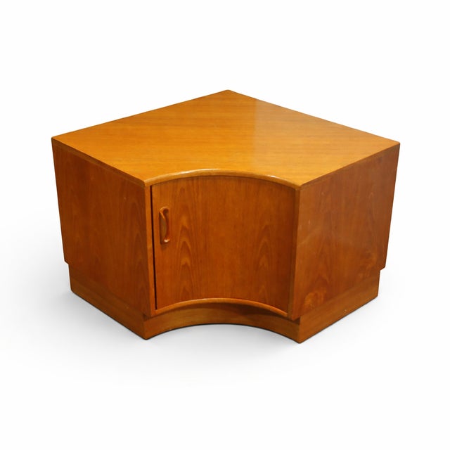 1970s Mid-Century Modern Teak Corner Cabinet Unit from G-Plan, 1970s For Sale - Image 5 of 11