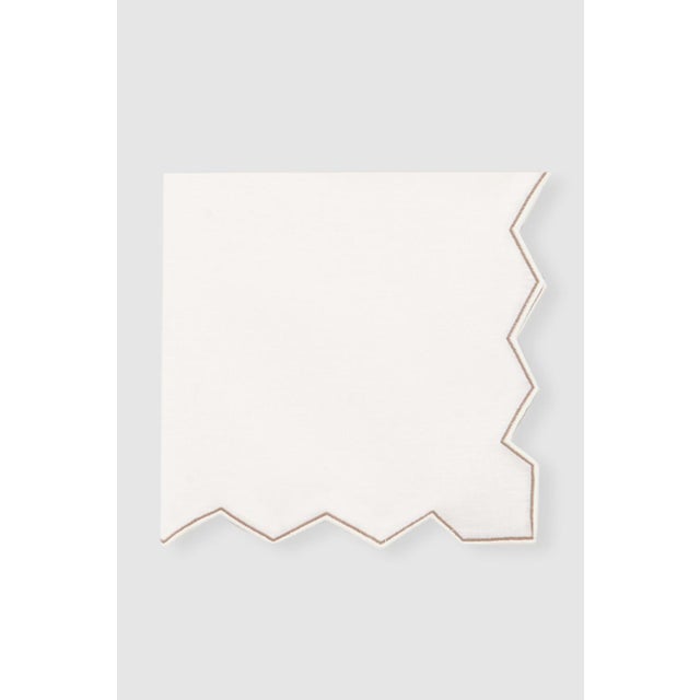 Napkin in 100% highest quality linen. Made in Spain by our craftspeople since 1880. Labeled by Maker,Labeled with Country...