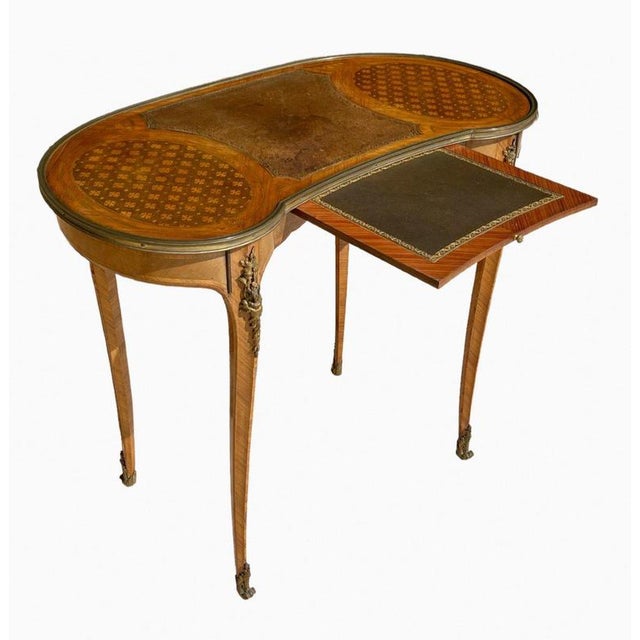 Louis XV Desk in Marquetry and Bronze For Sale - Image 5 of 11