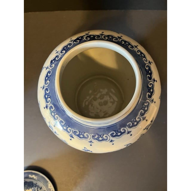 Vintage Chinoiserie Blue White Floral Porcelain Ginger Jar Lid For Sale In Dallas - Image 6 of 8