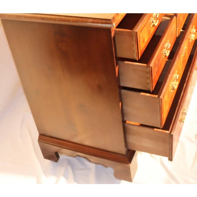 Traditional 1970s Vintage Henredon Aston Court Banded Mahogany Dresser For Sale - Image 3 of 12