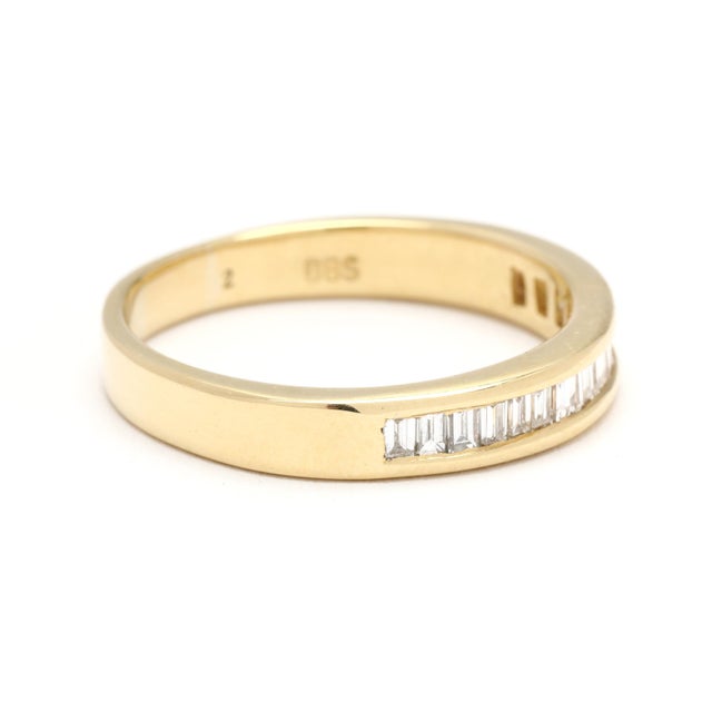 0.85ctw Diamond Baguette Channel Band Ring, 18k Yellow Gold, Ring Size 8.25 For Sale - Image 4 of 9