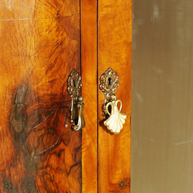 1940s Italian Baroque Revival Walnut and Burl Walnut Wardrobe from Palazzi dell’Arte Cantù, 1940s For Sale - Image 5 of 10