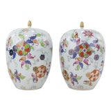 Late 20th Century Pair of Chinese Famille Rose Lidded Ginger Jars With Floral Motifs For Sale