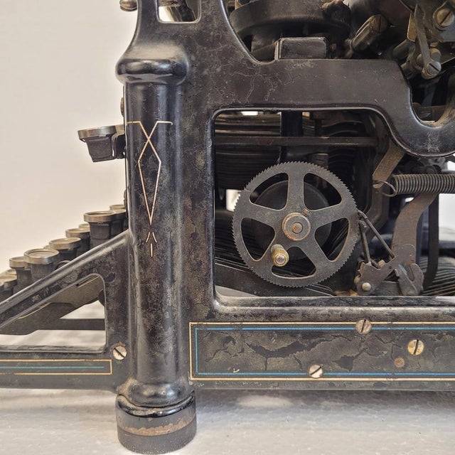 Black Model No. 5 Typewriter by Underwood and G. Truniger S.A., 1910s For Sale - Image 8 of 18
