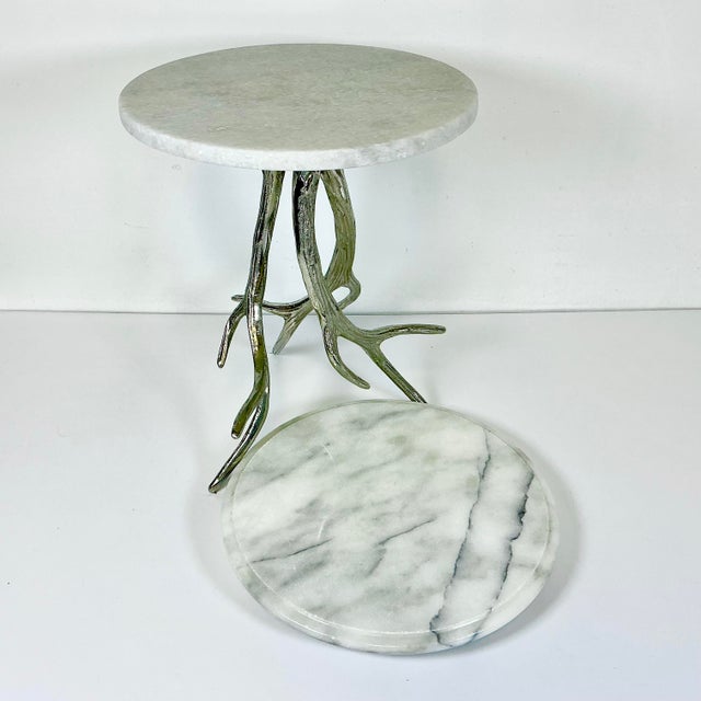 Vintage Home is pleased to present this gorgeous Marble and Silver Plated Serving Set of two platters. The bottom round...