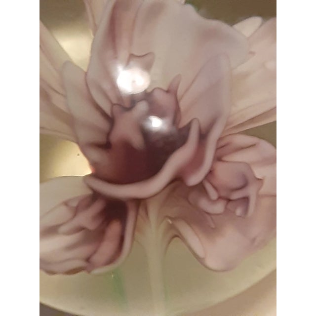 Mid 20th Century Hollywood Regency Murano Flower Infused Paper Weight For Sale In Atlanta - Image 6 of 9