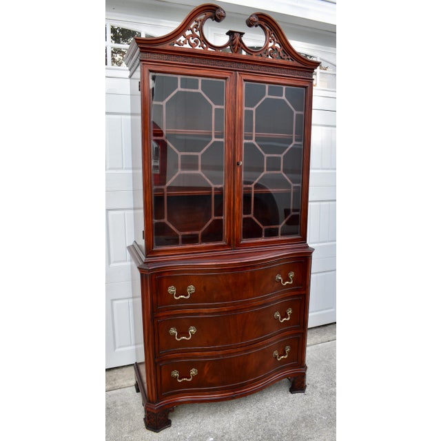 Brown Vintage Chippendale Style Mahogany China Cabinet Hutch Serpentine Swan Neck For Sale - Image 8 of 15
