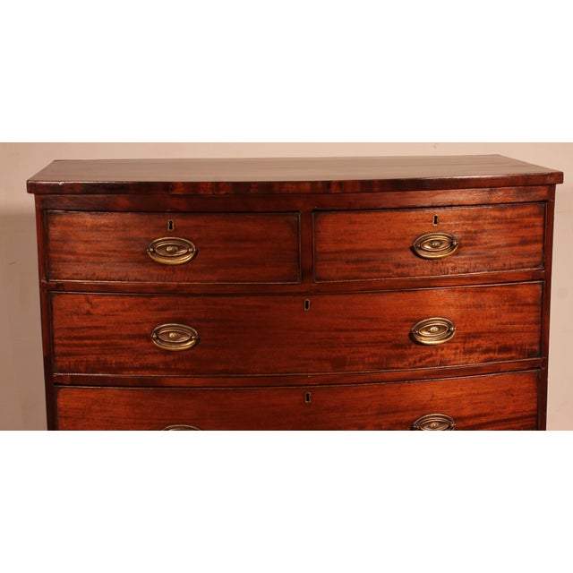 Bombé Chest of Drawers in Mahogany, Early 19th Century For Sale - Image 4 of 12