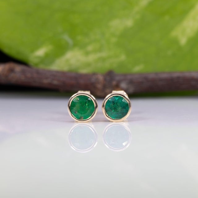 Modern Natural Zambian Emerald Solitaire Stud Earrings: Solid 14k Gold Bezel Set Studs, Pair For Sale - Image 3 of 7