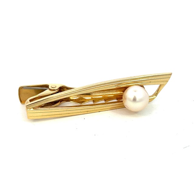 1990s Mikimoto Estate Akoya Pearl Tie Clip 45 mm 14k Y Gold 7.70 mm For Sale - Image 4 of 7