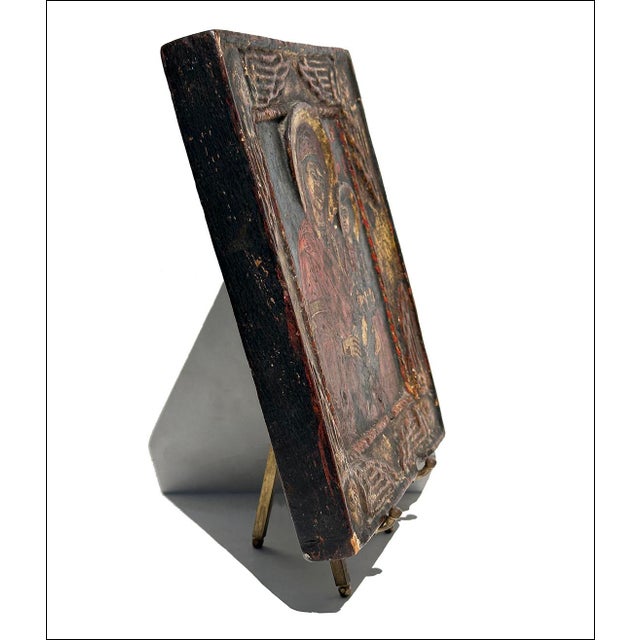 19thC Hodegetria Type Carved Madonna & Child Icon in Egg Tempera & Gold Leaf For Sale In New York - Image 6 of 10