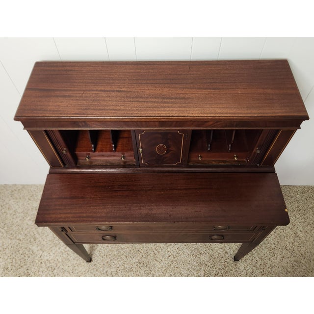 19th Century Federal Style Mahogany Secretary Desk For Sale In Orlando - Image 6 of 17