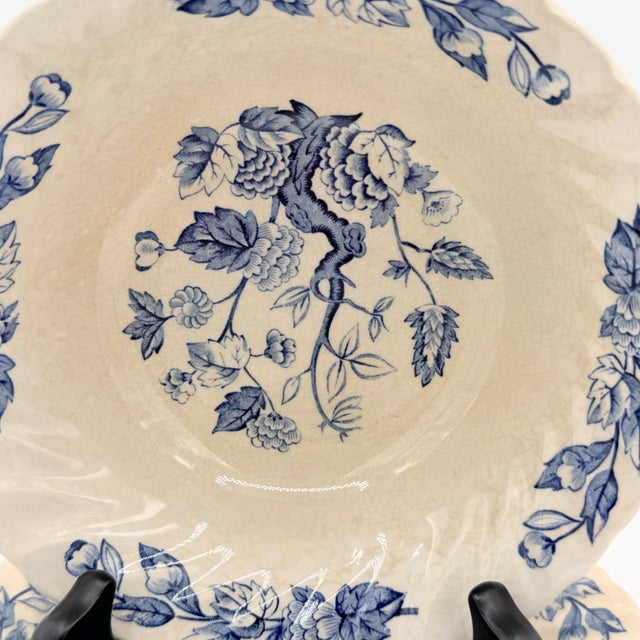 Collected rather than curated, this set of seven Royal Wessex ironstone bowls by Swinnerton embodies the quiet beauty of...