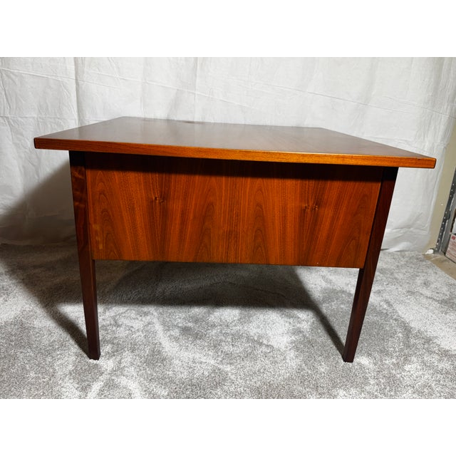 Mid-Century Modern Attributed to Jack Cartwright for Founders Walnut Side Table With Drawers For Sale - Image 3 of 6